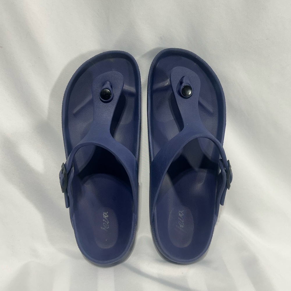 Navy woman’s EVA adjustable sandals.
